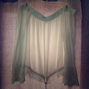 White O’Neill off the shoulder blouse ✨